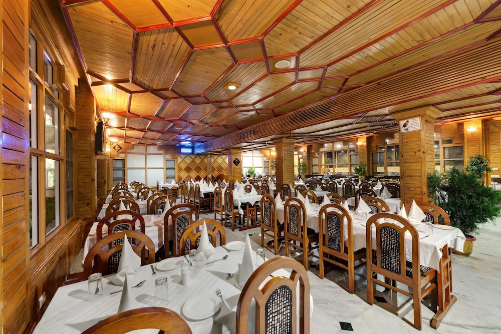 The Manali Inn 58/74