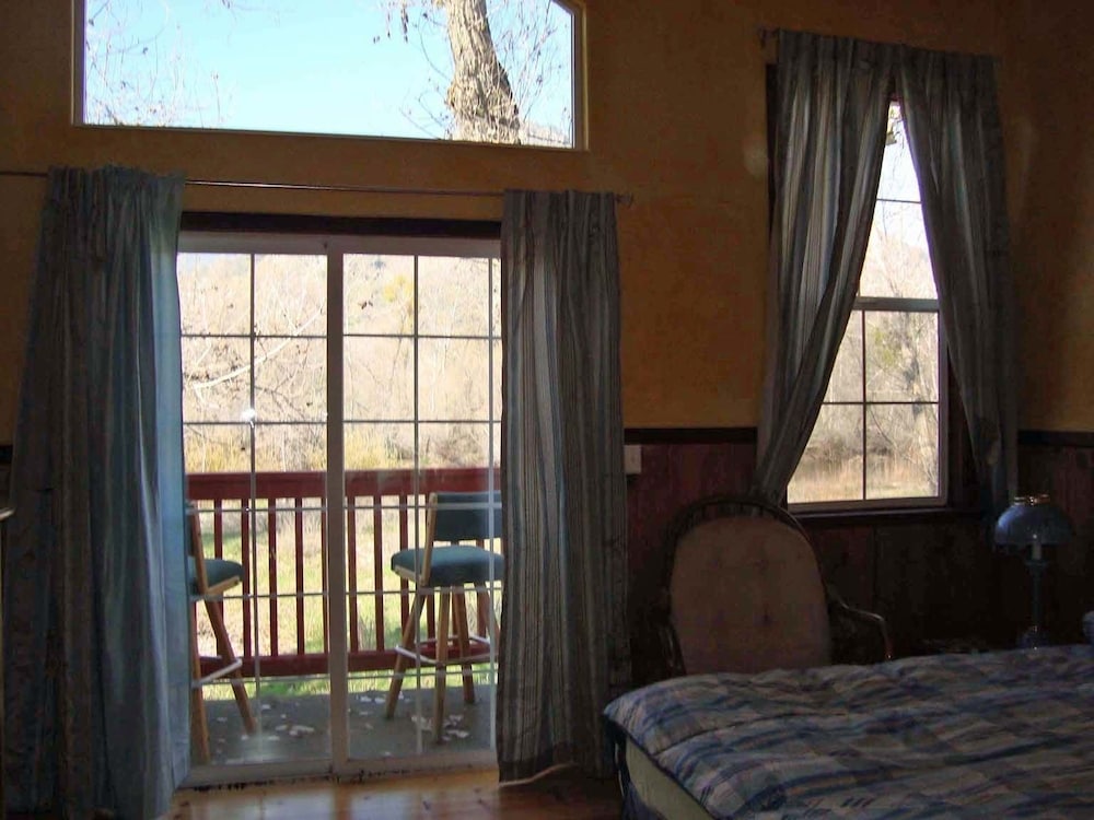 Sequoia Riverfront Cabins 4/71