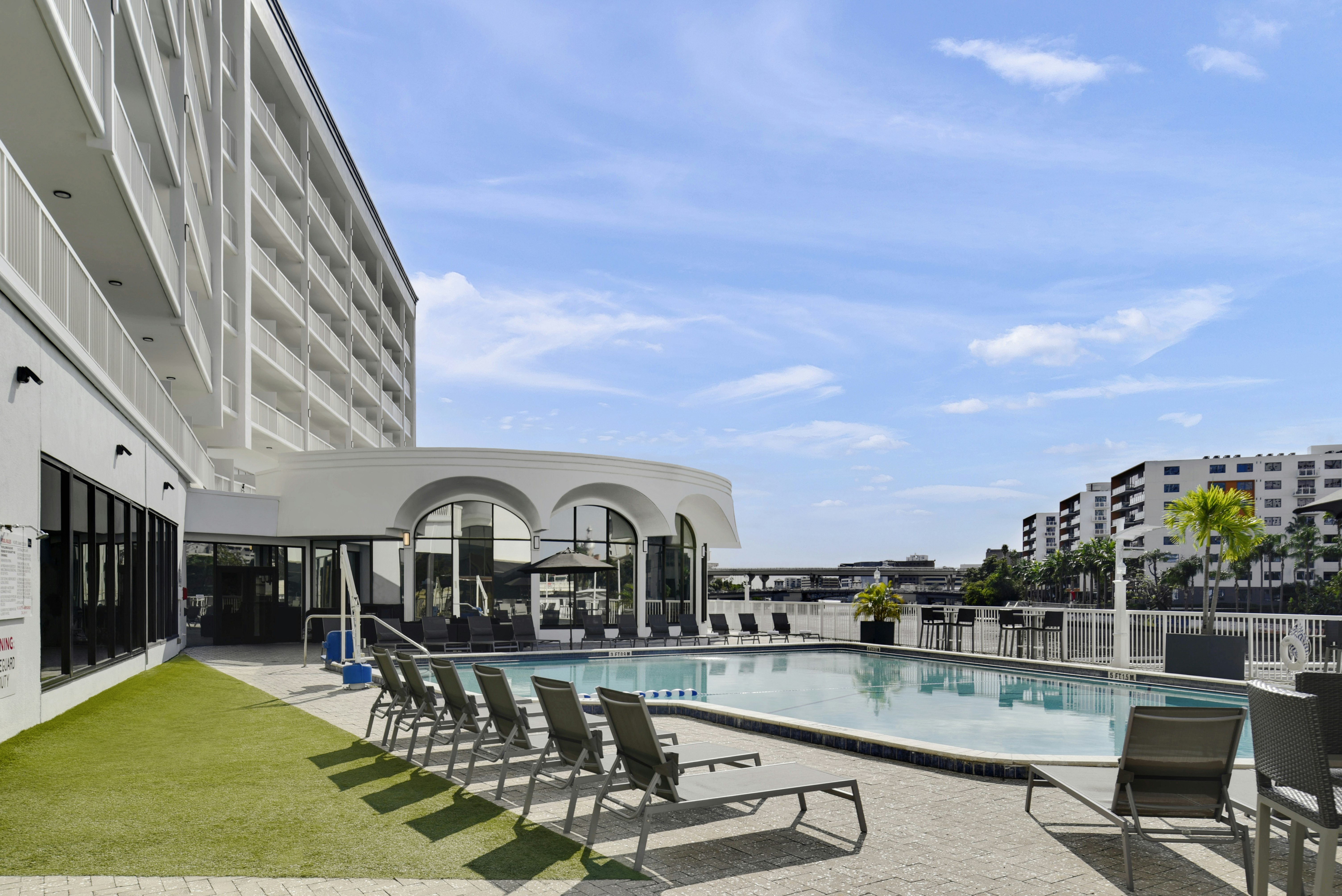 Hotel Tampa Riverwalk 52/55