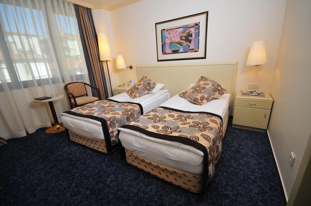 Class Hotel 16/50