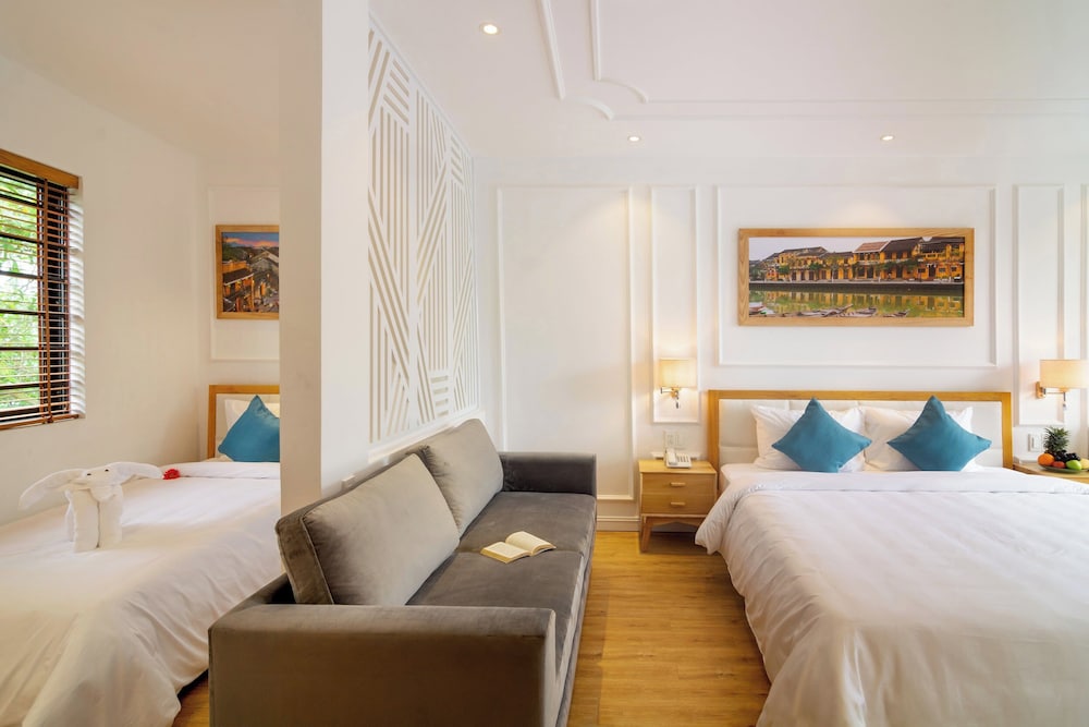 ROOM, TRIPLE