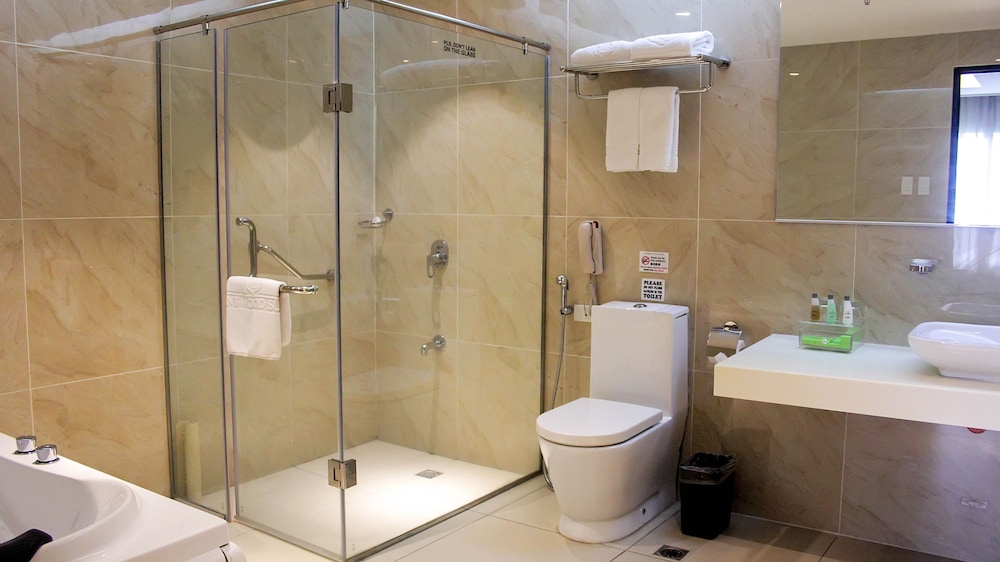 Brentwood Suites 14/38