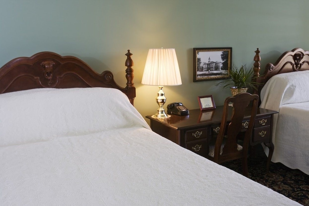 The Weinhard Hotel 8/44