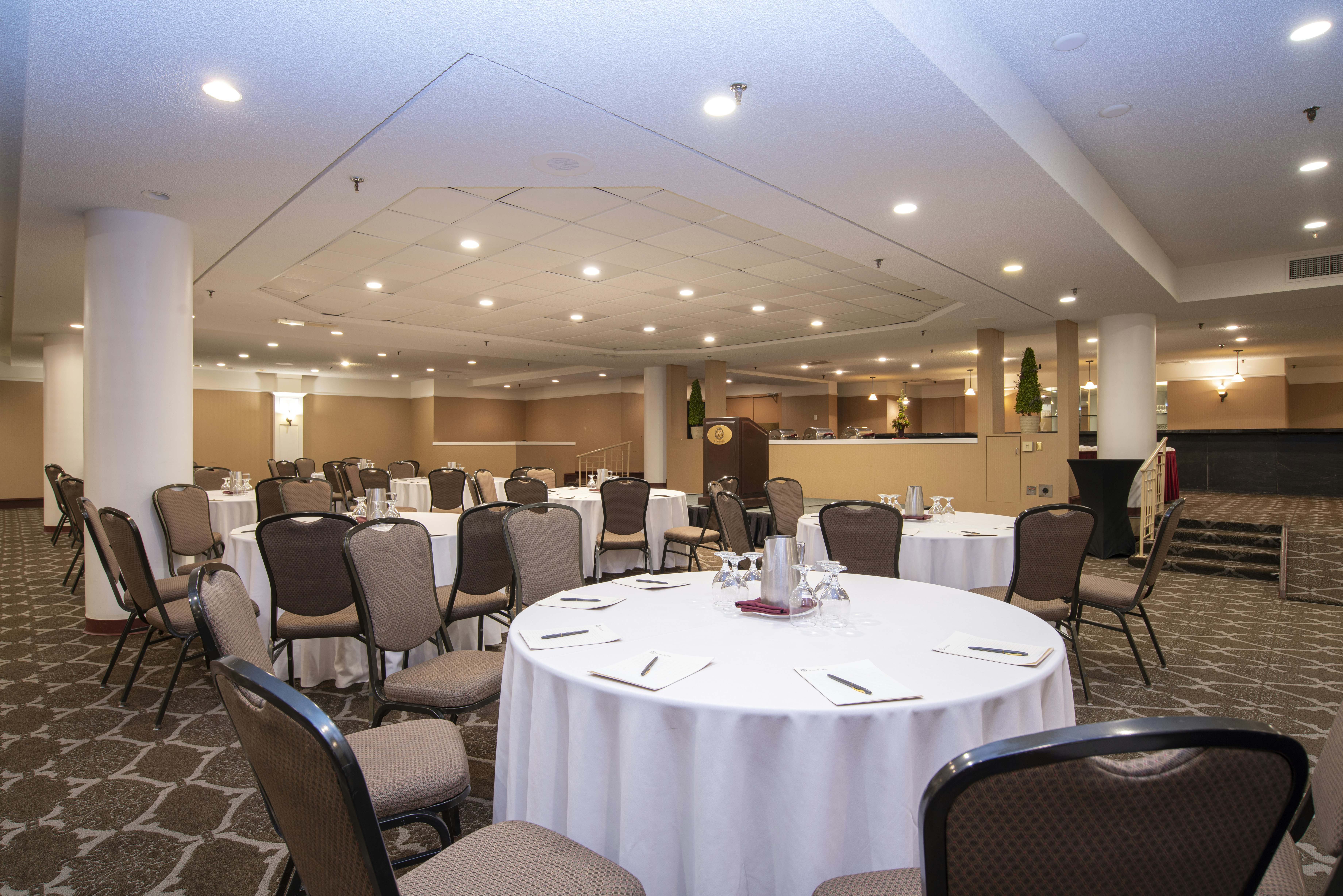 Sandman Signature Edmonton Downtown Hotel 38/46