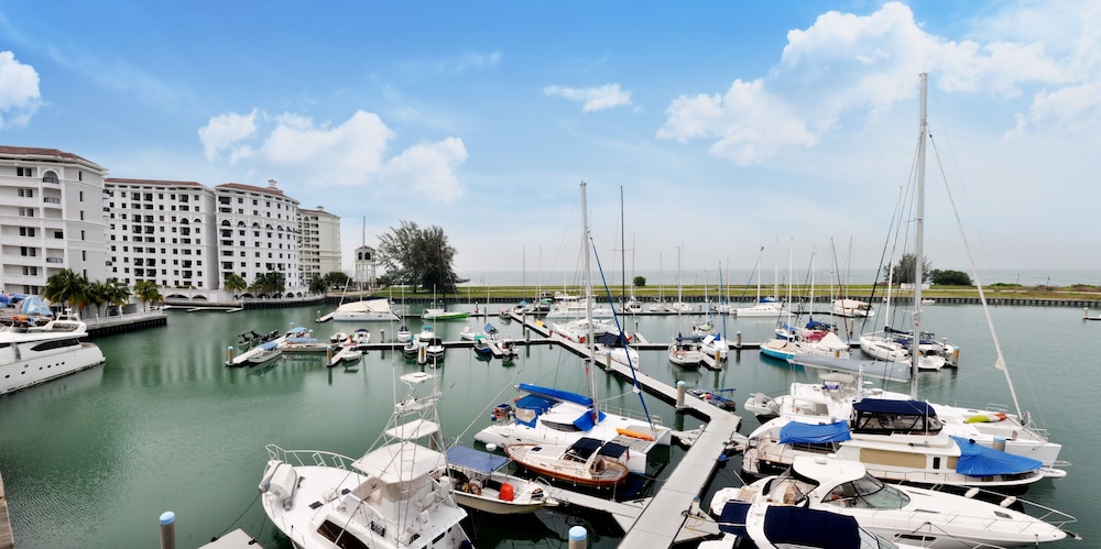 AVILLION ADMIRAL COVE 36/39