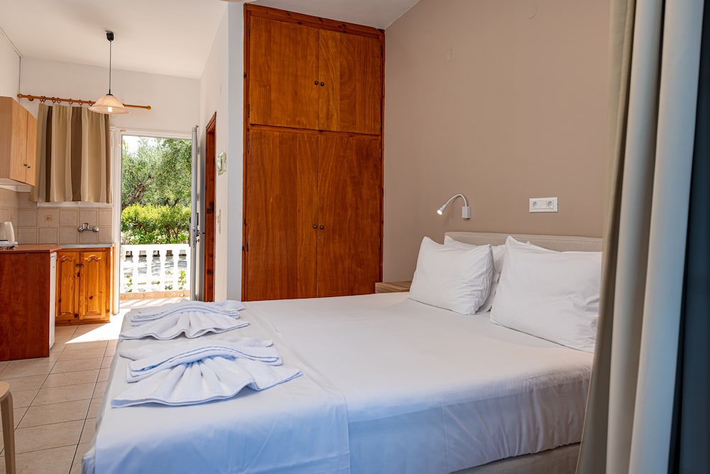 Ionian Aura Apartments 6/50