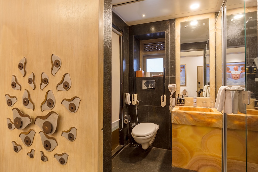 Hotel Le Sutra Hotel, Khar, Mumbai 58/60