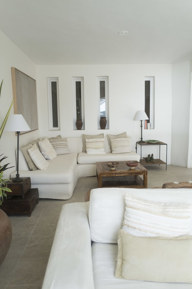 Casas Brancas Boutique Hotel Spa 65/79