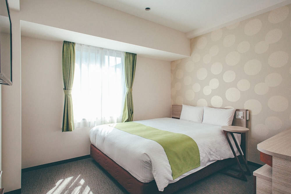 ROOM, DOUBLE BED