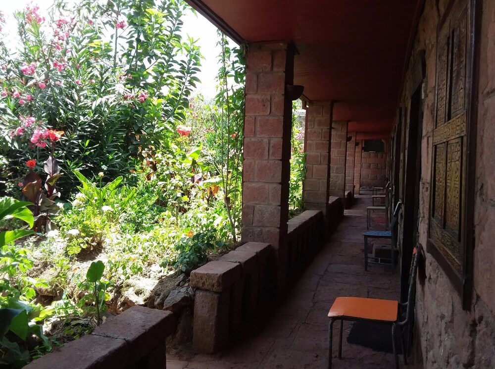 Asheton Hotel 14/15