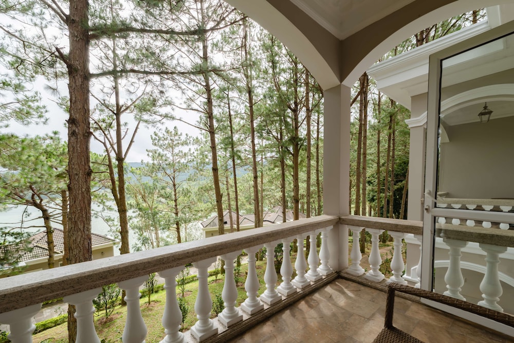 Dalat Edensee Lake Resort and Spa 20/45