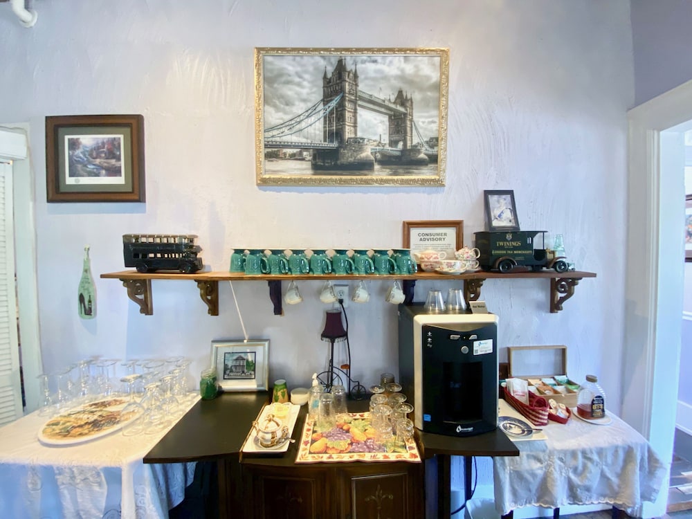 Penny Farthing Inn 33/45