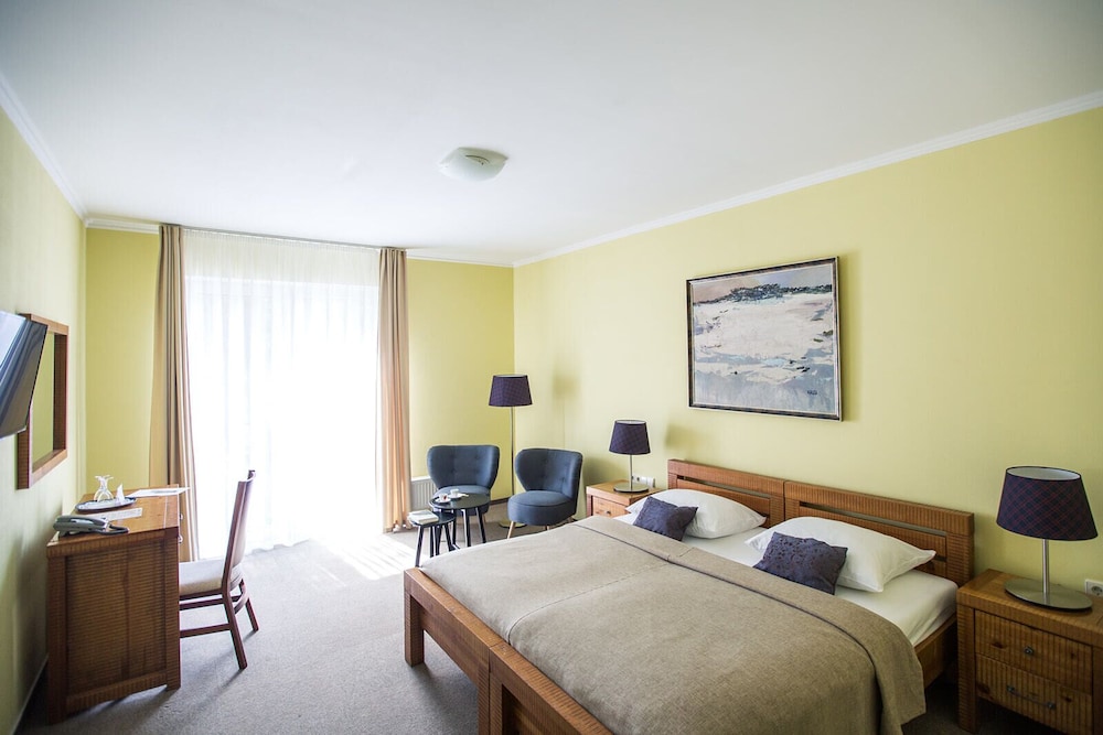 ROOM, SINGLE, SINGLE BED