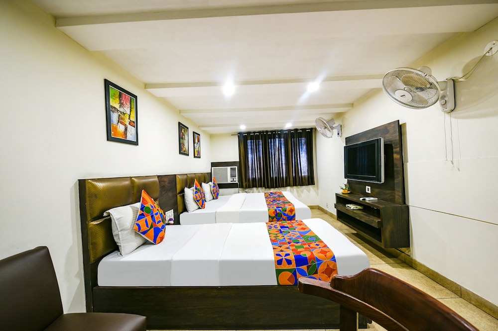 Oyo Rooms Ludhiana Railway Station Clock Tower 37/50