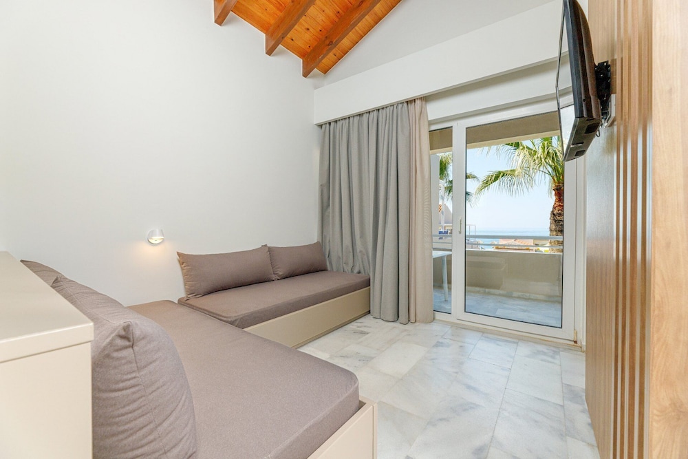 Kostakis Beach Hotel 19/46
