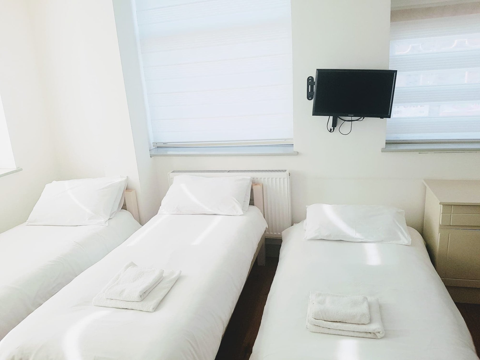 ROOM, TRIPLE