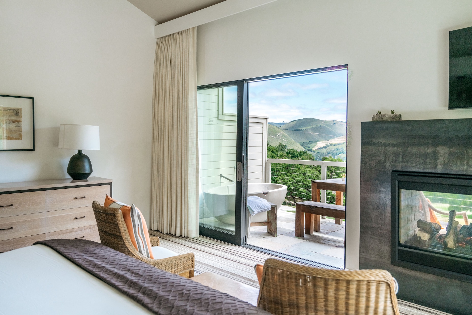 Oak, Vineyard, Studio, King Bed, Bathtub