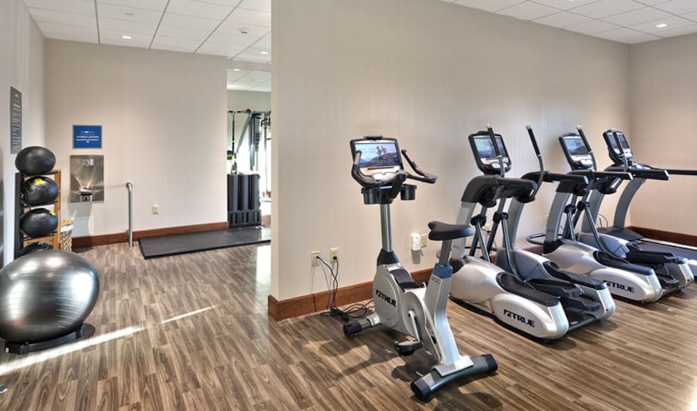 Hampton Inn Suites Highland California 25/42
