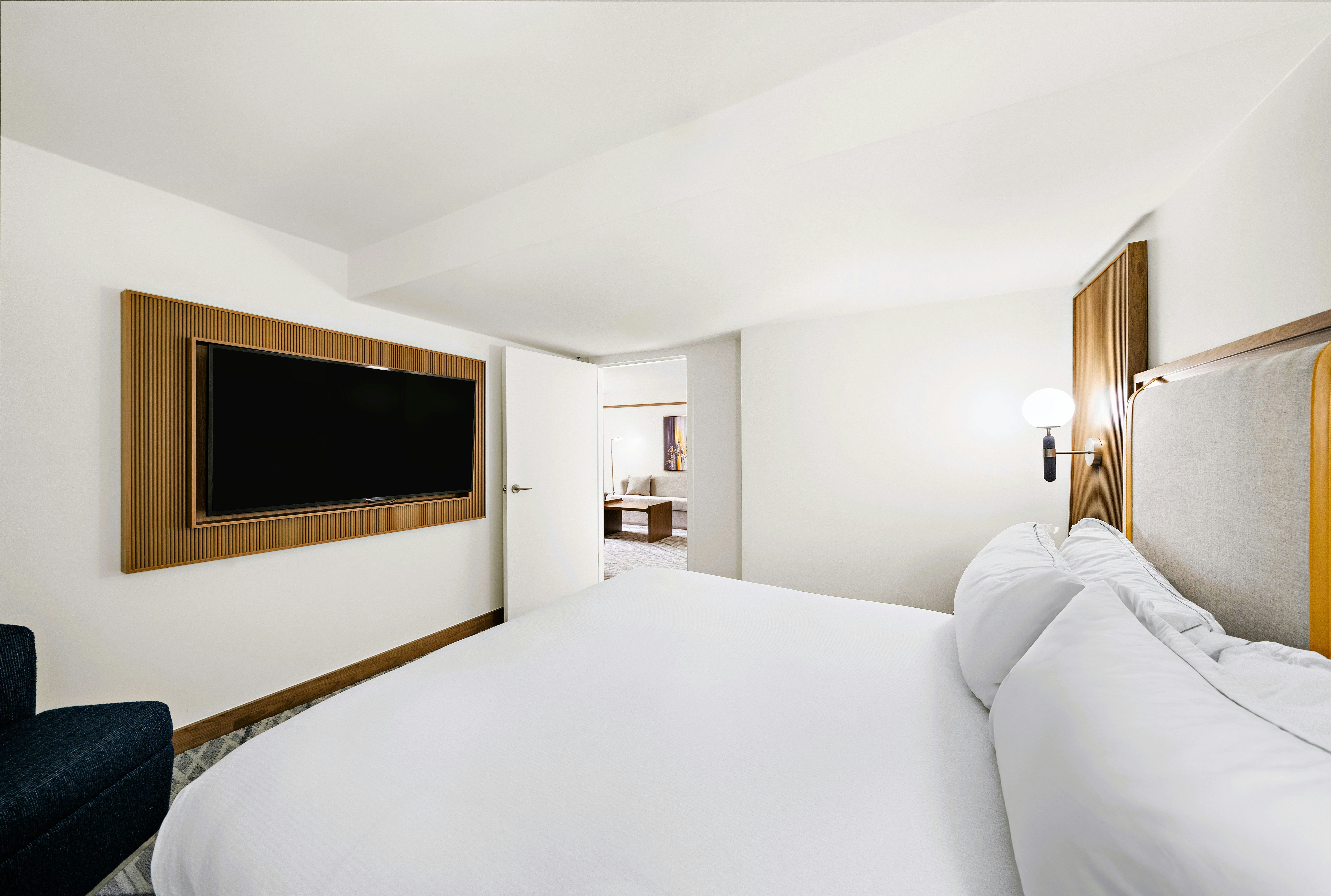 SUITE, KING BED, POOL SIDE, PATIO