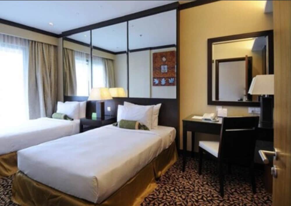 Micasa All Suite Hotel 11/44
