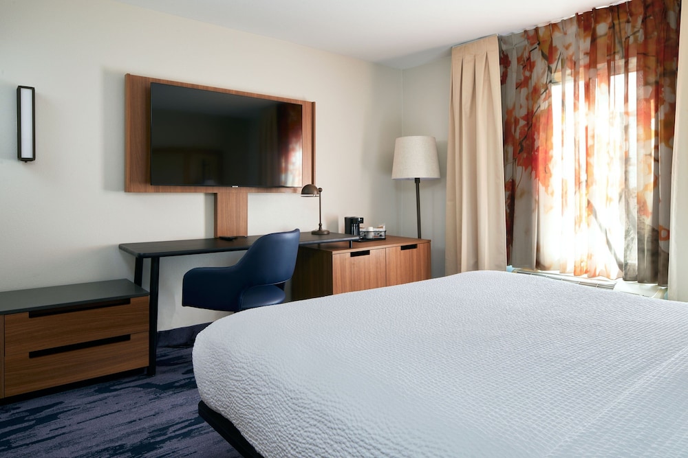 Fairfield Inn And Suites San Bernardino 16/47