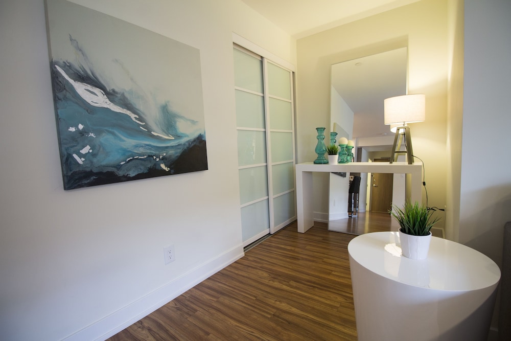 Liv Extended Stay 43/74