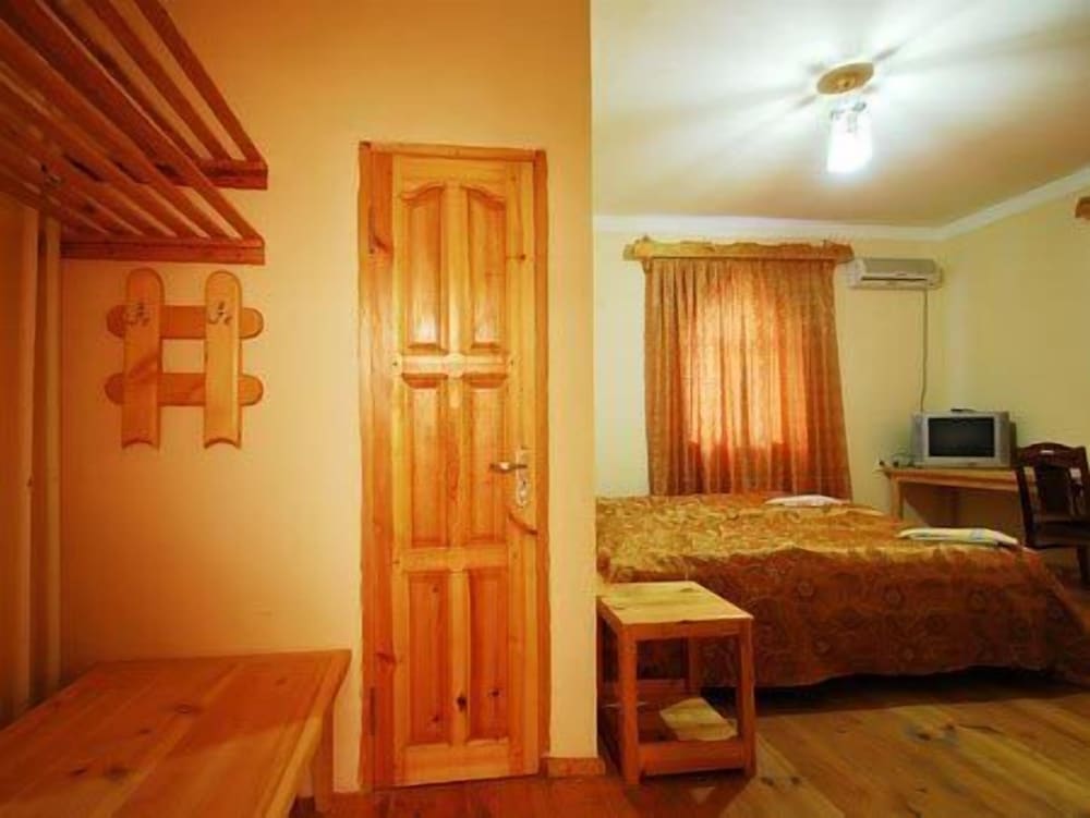 Islambek Hotel 15/40
