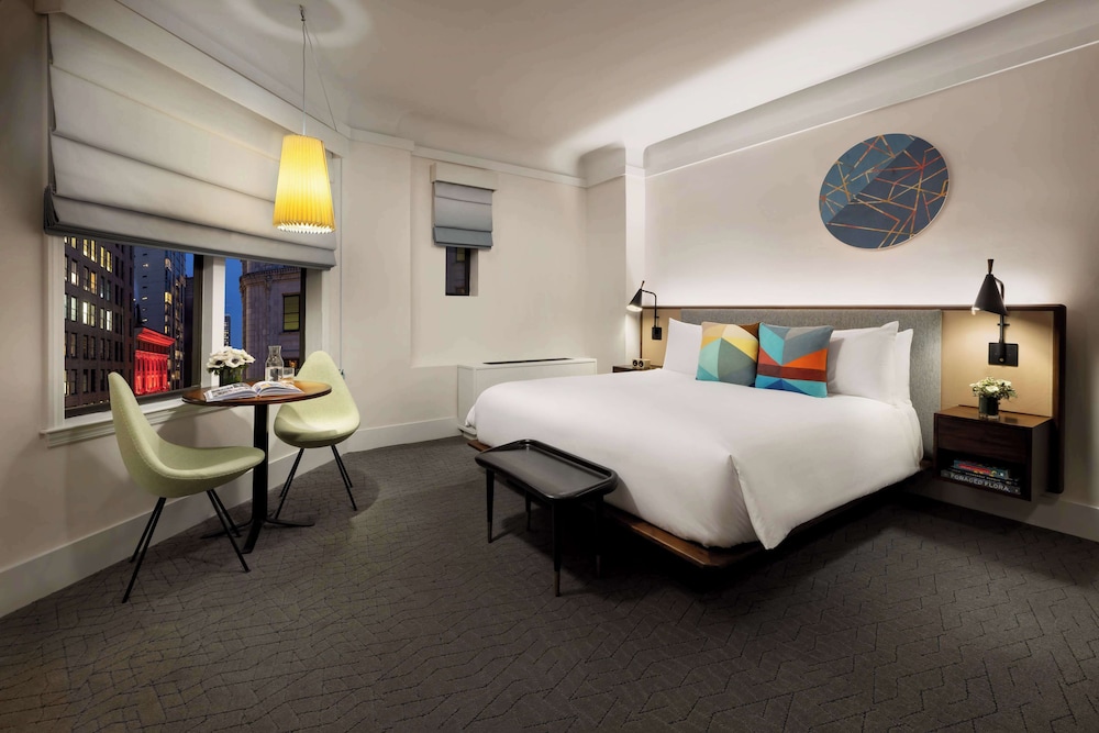 Suite, King Bed, Sofa