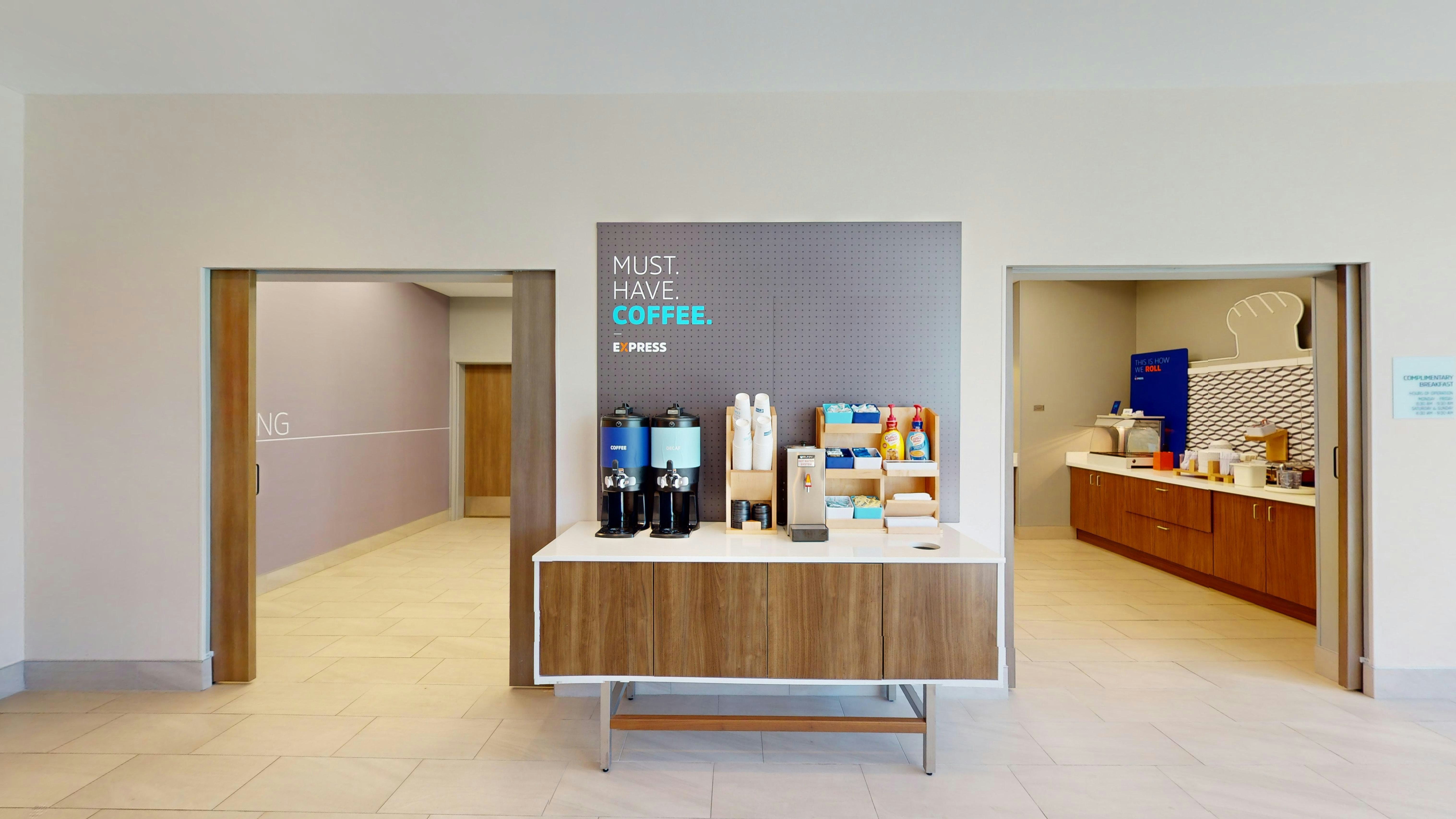 Holiday Inn Express & Suites Chicago Schaumburg, an IHG Hotel 10/50