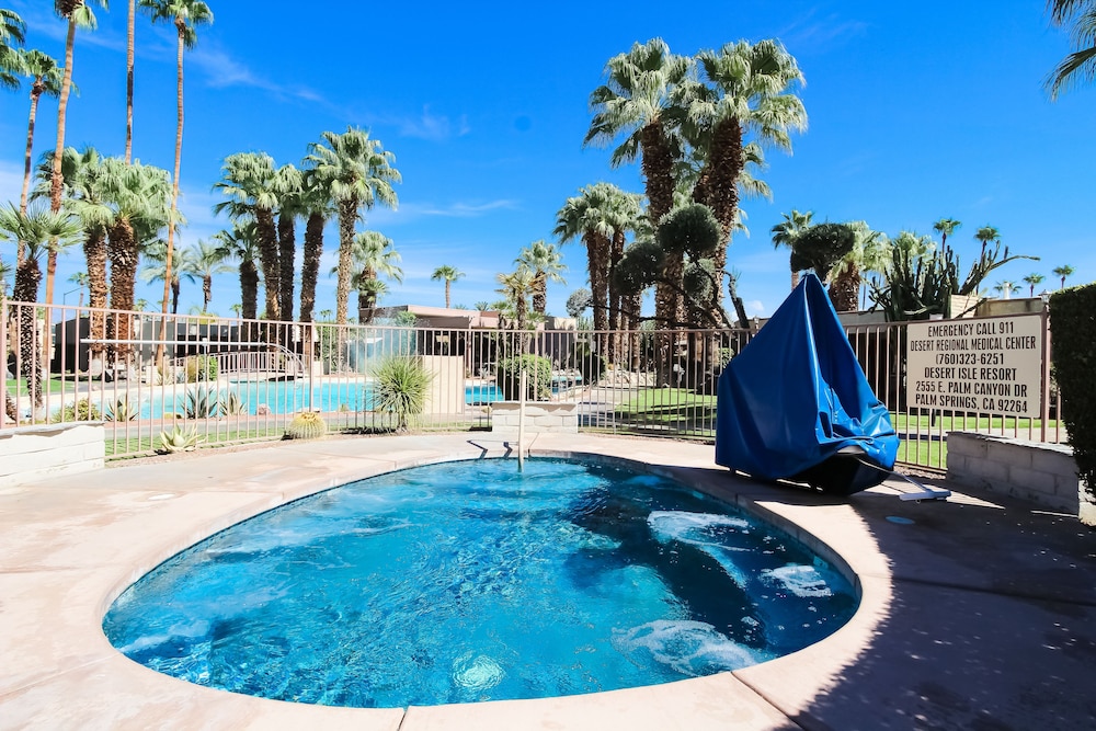 Desert Isle Of Palm Springs 46/50