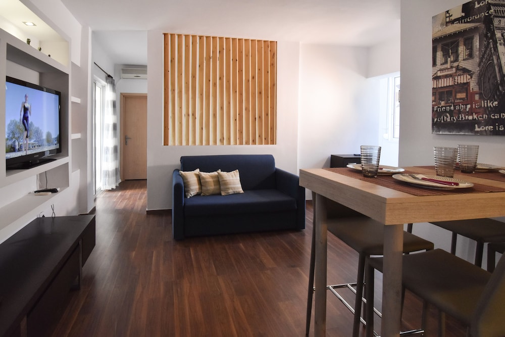 Hermes Hotel 40/55
