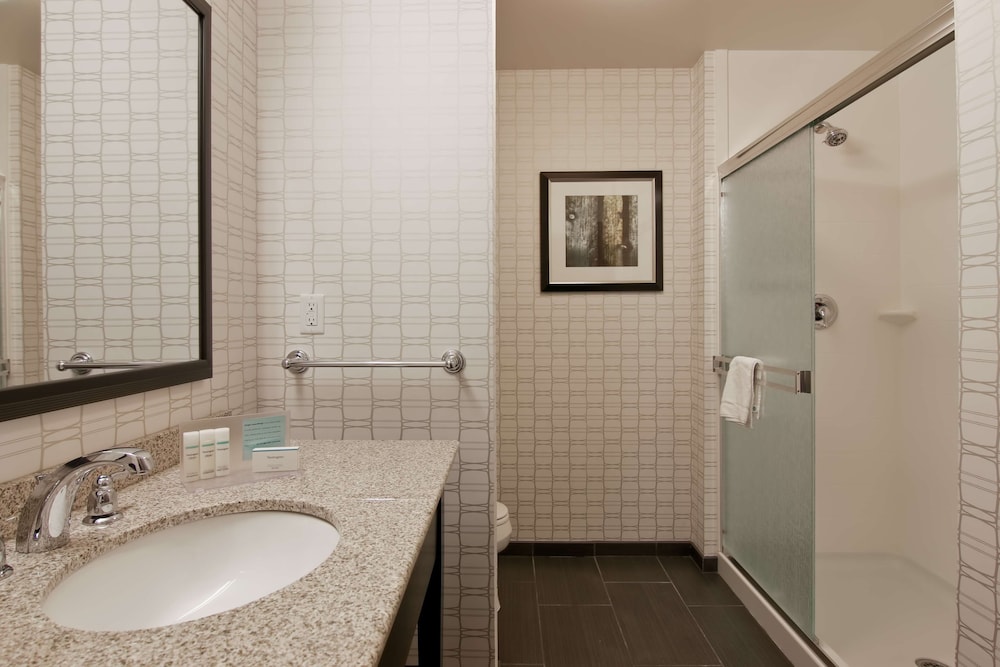 Hampton Inn Suites Bellevue Downtown Seattle Wa 18/53