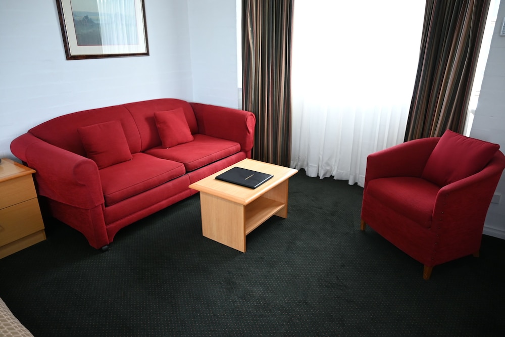 GRAND COUNTRY LDG 33/60