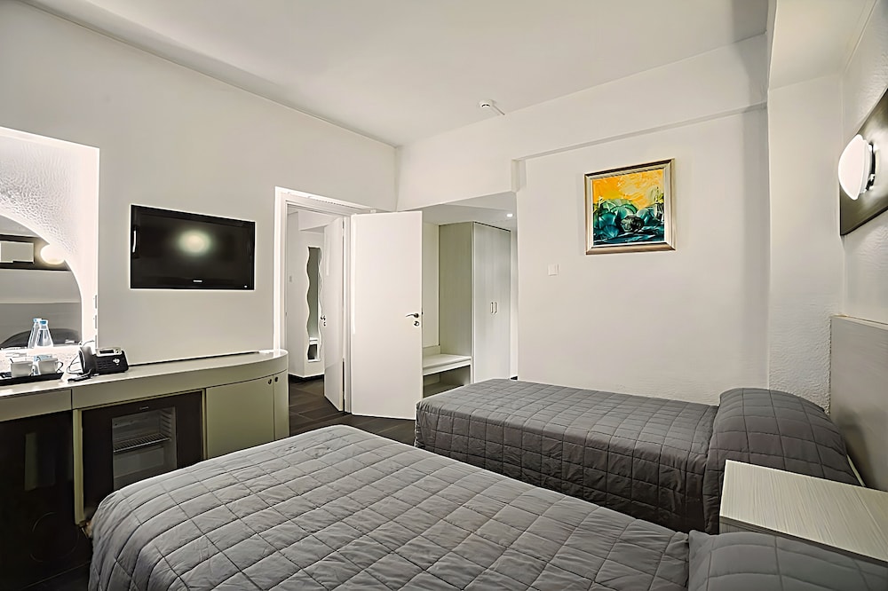 Sveltos Hotel 30/88