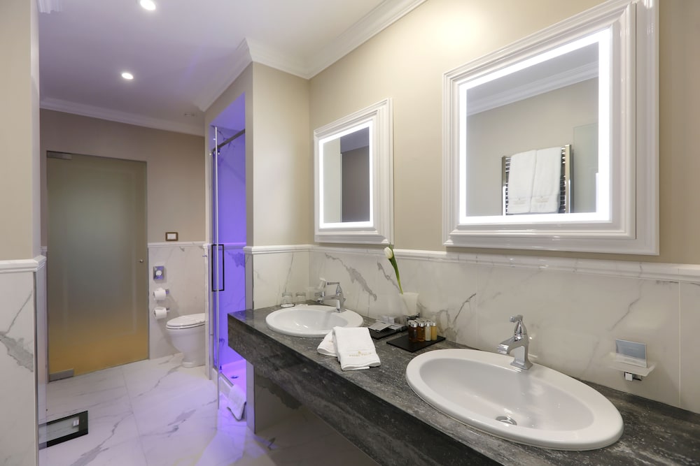GRAND HOTEL YEREVAN 15/65