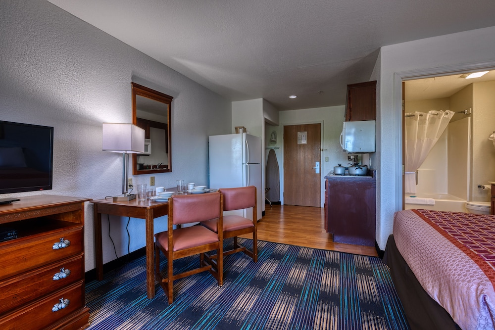 All Towne Suites 38/54