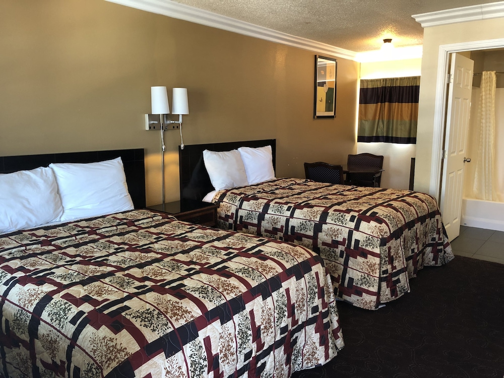Lamplighter Motel 7/50