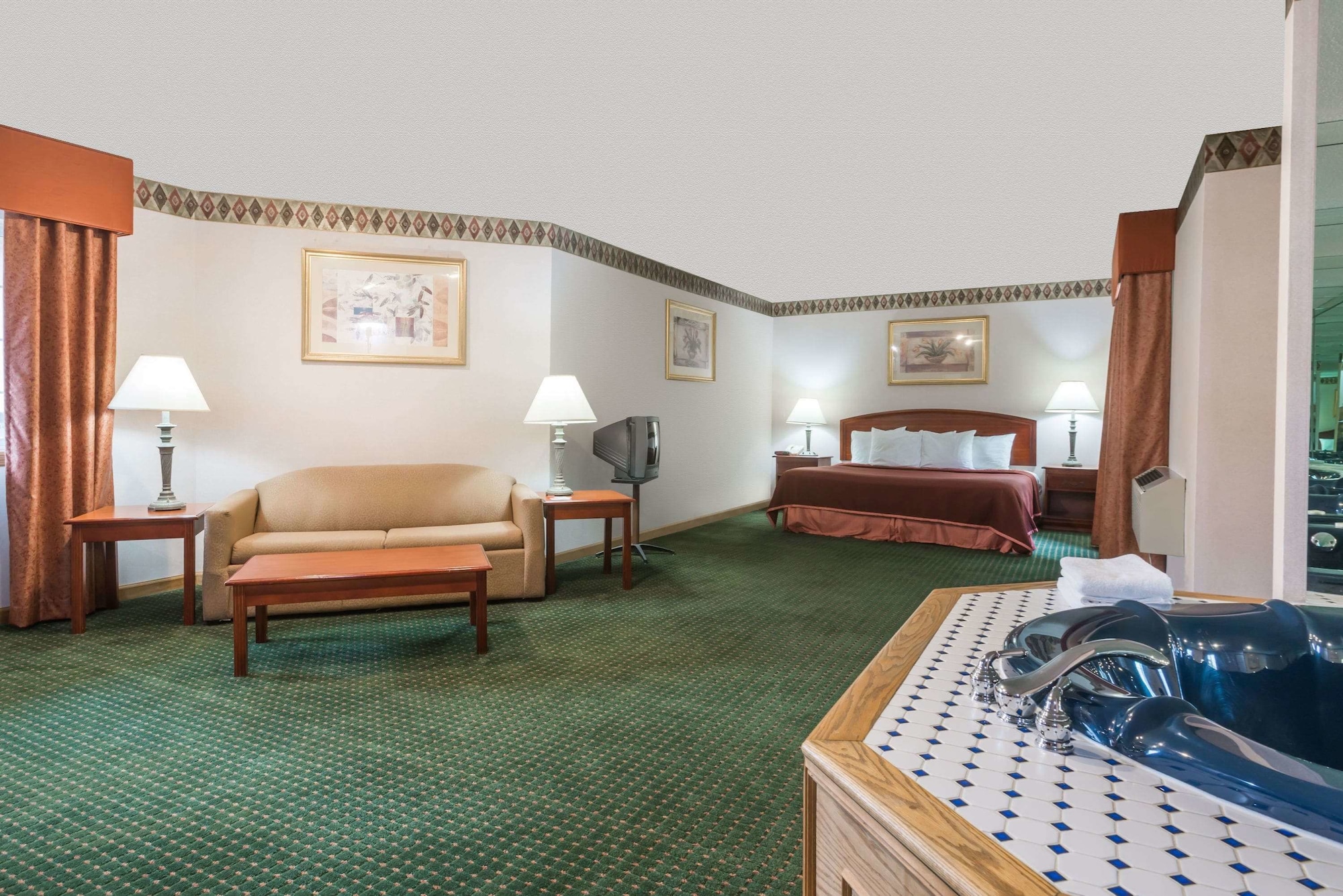 جناح استوديو بسرير كينج، Howard Johnson by Wyndham Lenox 3/4