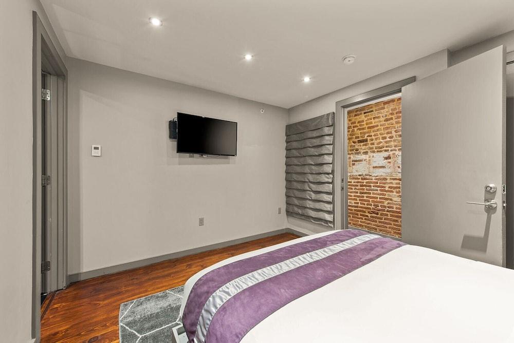 4 Bedrooms, Elite, Suite, Pool Access