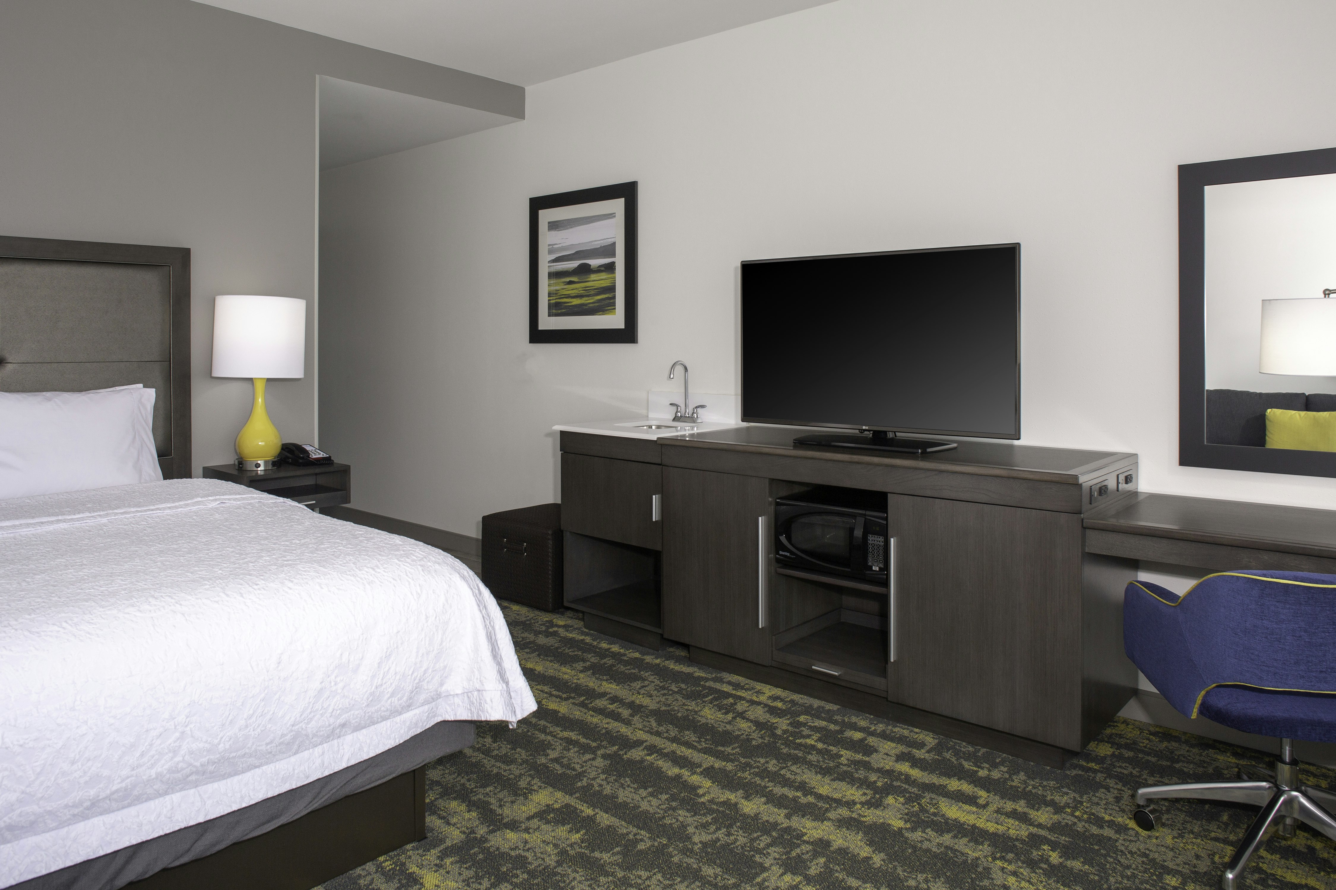 1 King Bed Non-smoking - NKRU