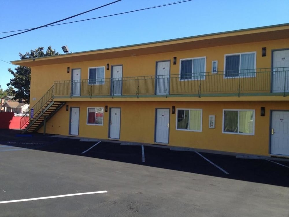 El Rancho Motel 4/24