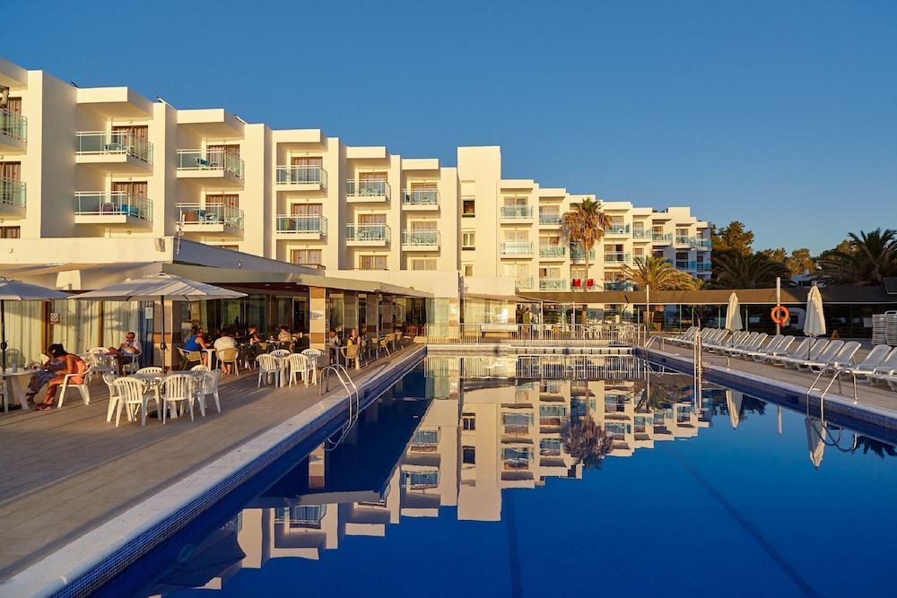 Aparthotel Nereida 40/45