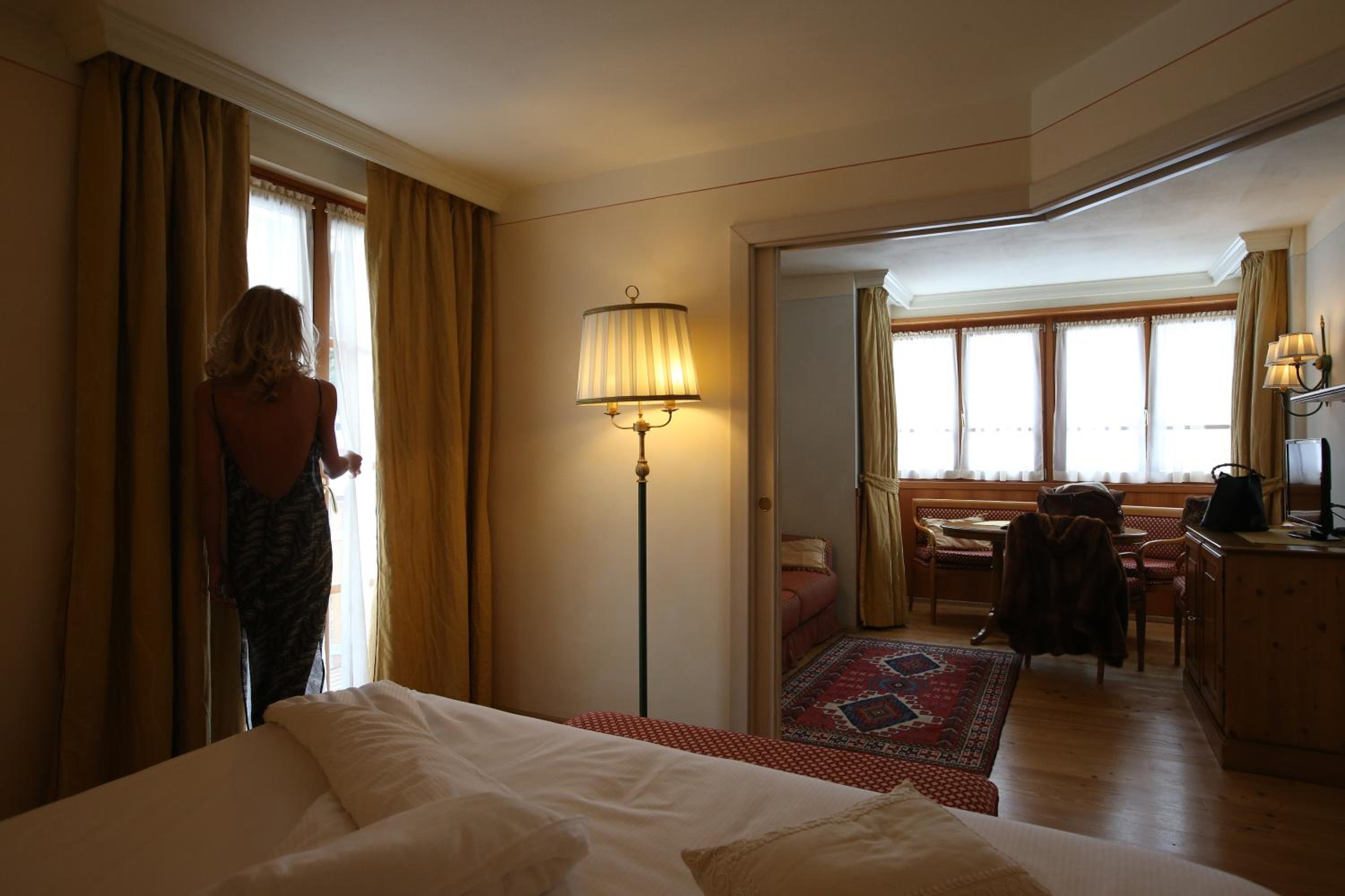 CLASSIC, SUITE