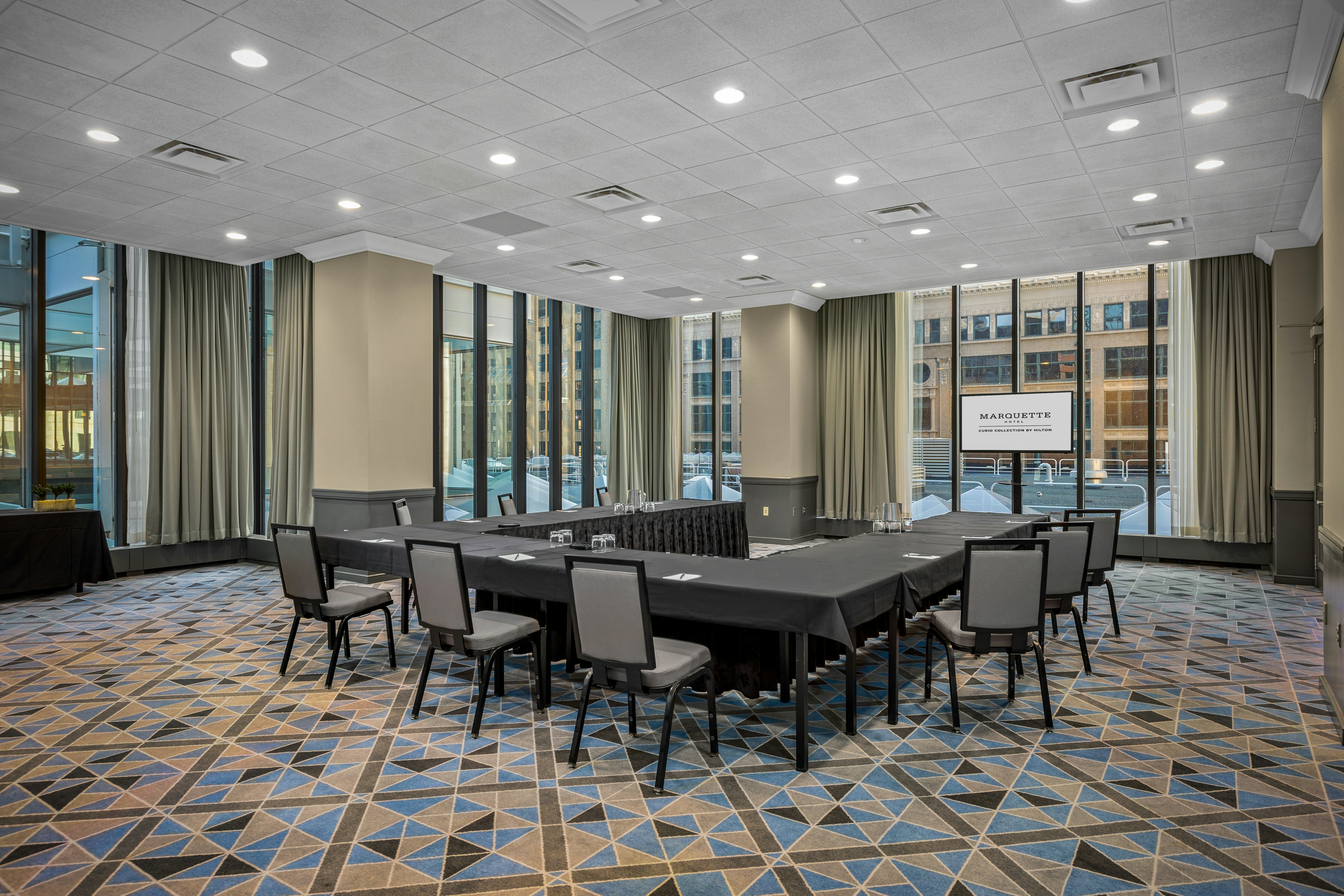 THE MARQUETTE HOTEL, CURIO COLLECTION BY HILTON 54/59