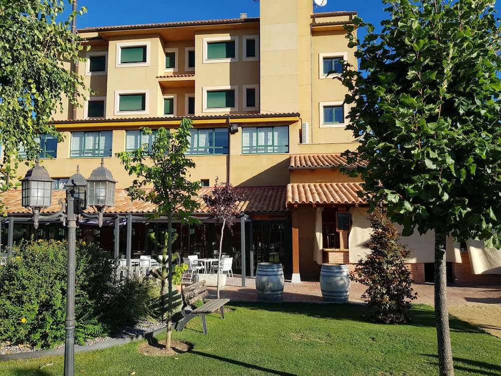 Hotel Spa Puerta Vadinia 42/46