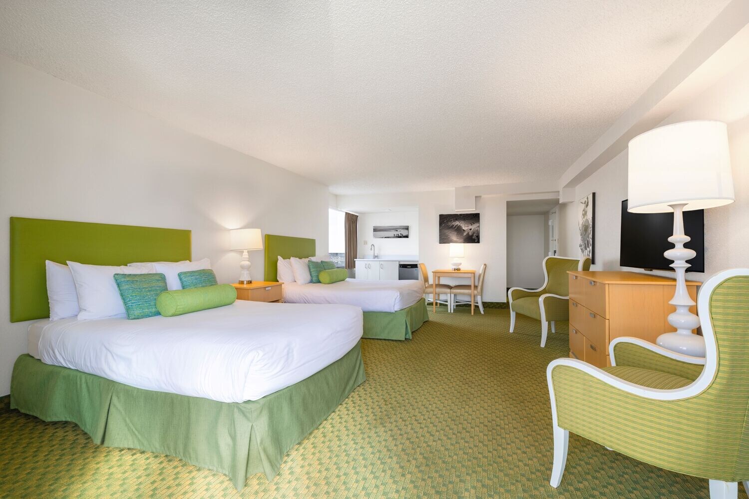Deluxe, 2 Queen Beds, Coastline View