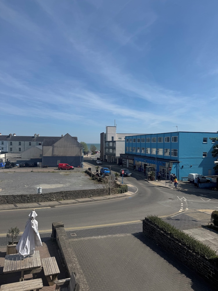 The Gower Hotel 26/35