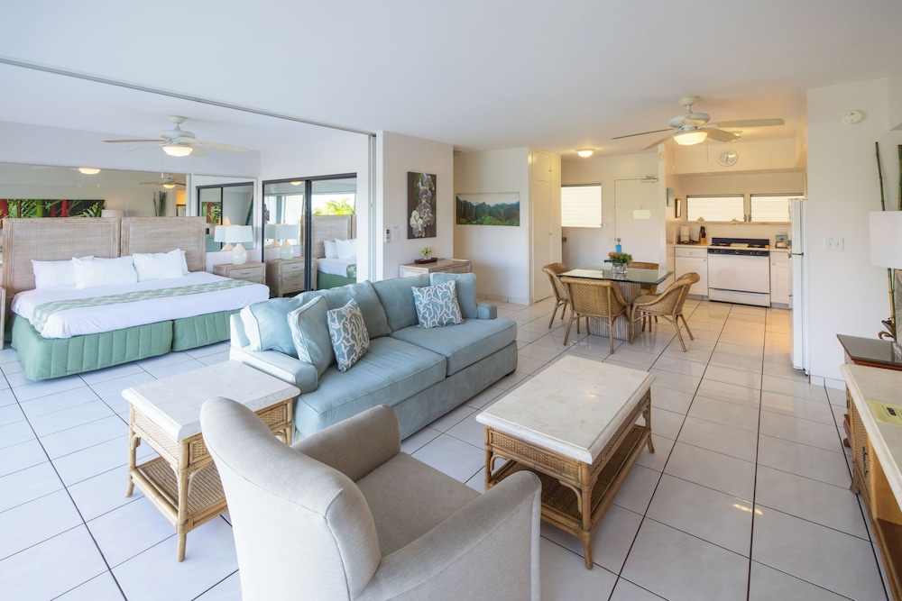 Waikiki Shore by OUTRIGGER 56/81