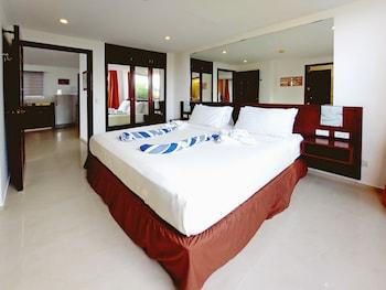 1 Bedroom, Deluxe, Suite, King Bed, Sea View, Kitchenette
