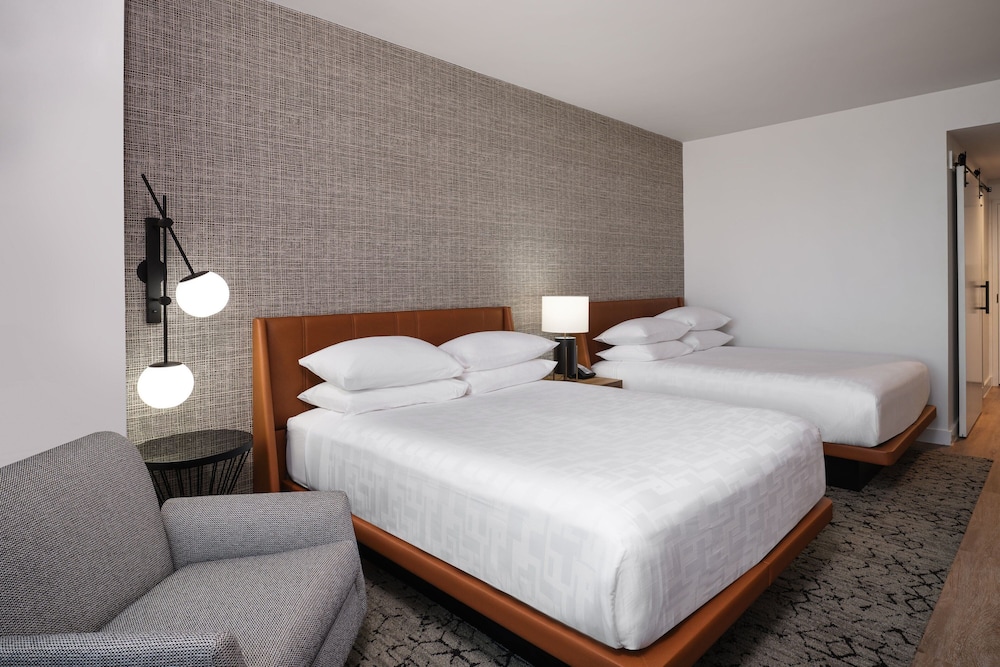 Deluxe, King Bed, Golf Course View, Accessible، Sheraton Flowood The Refuge Hotel & Conference Center 2/5